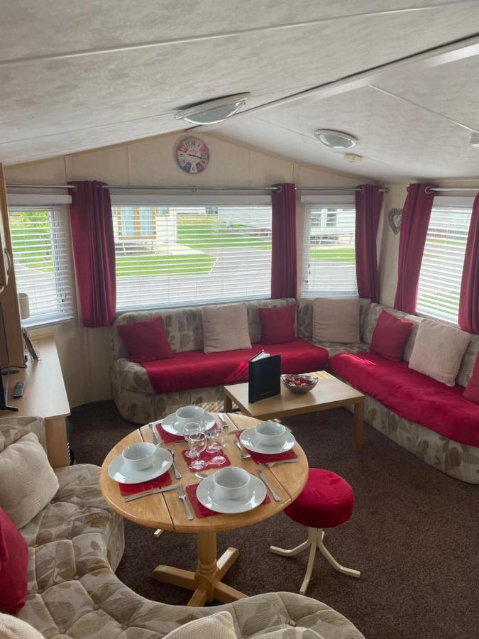 Calypso Hot Tub Breaks Tattershall Lakes Pet Friendly Kültér fotó