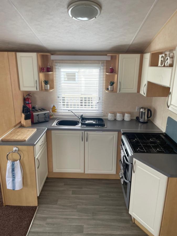 Calypso Hot Tub Breaks Tattershall Lakes Pet Friendly Kültér fotó