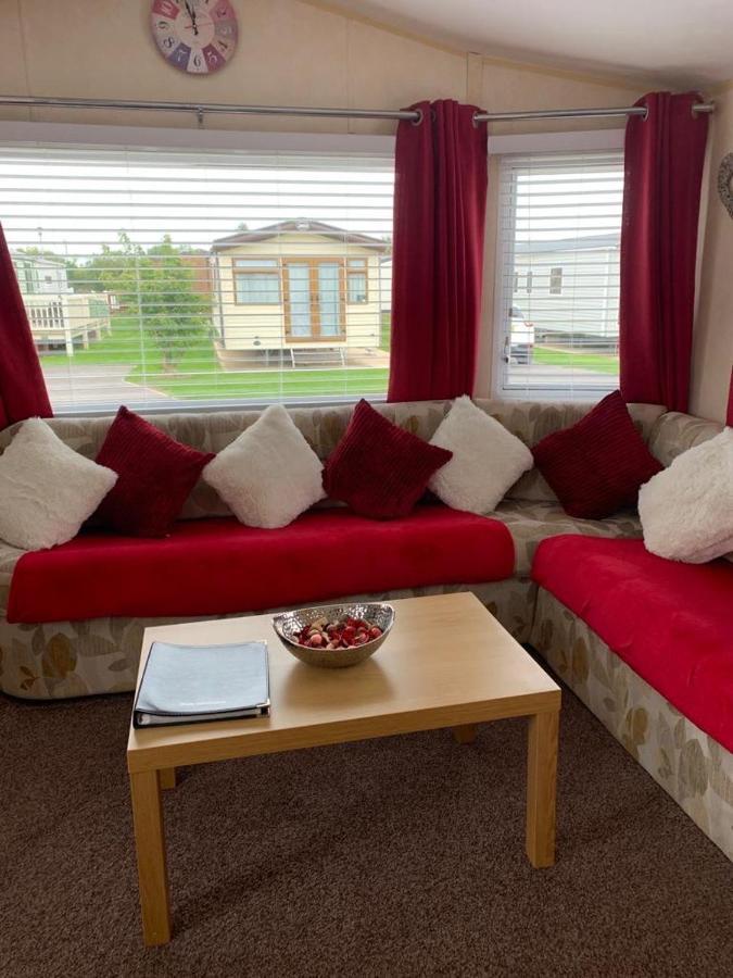 Calypso Hot Tub Breaks Tattershall Lakes Pet Friendly Kültér fotó